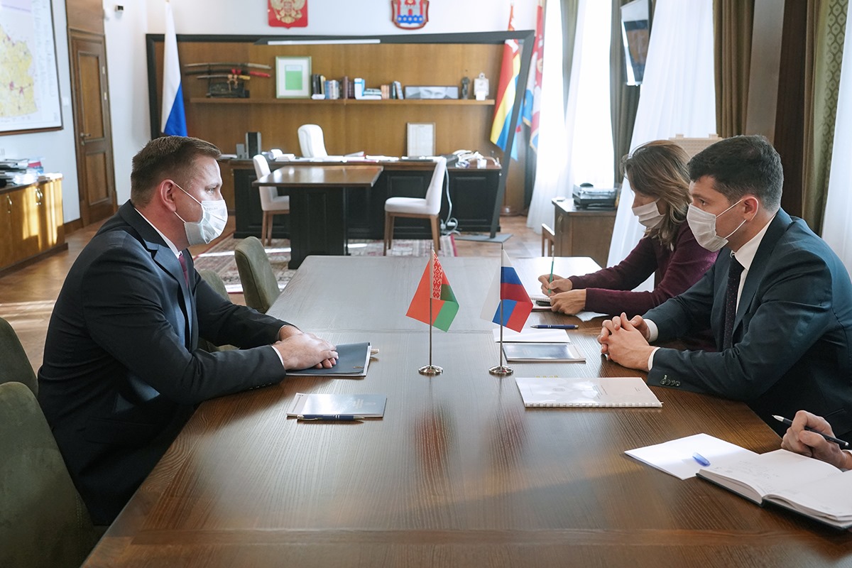 Антон Алиханов встретился с новым руководителем калининградского отделения посольства Беларуси