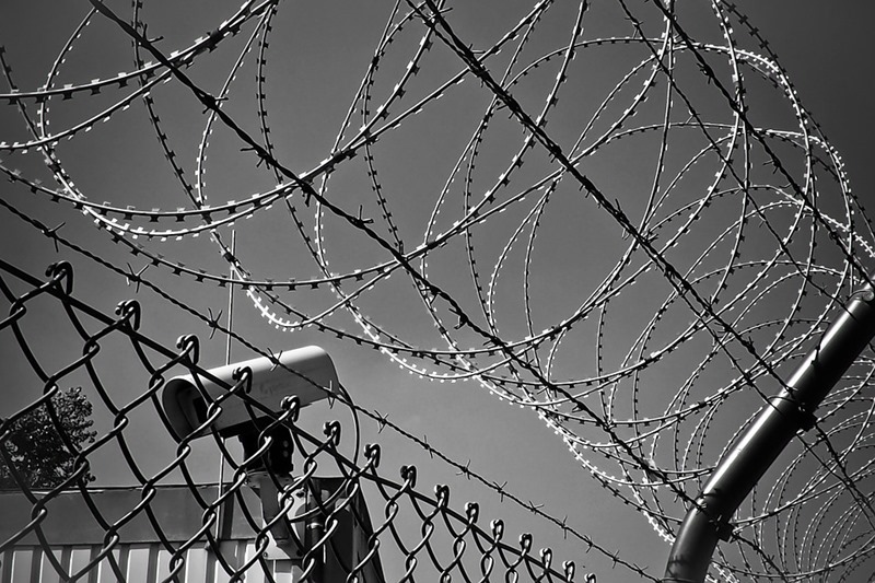 barbed-wire-1670222_960_720 (1)