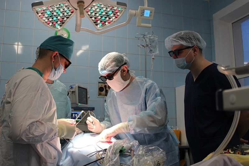 Хирург из Петербурга поделился с коллегами из Калининграда опытом формирования нового мочевого пузыря у сложного пациента