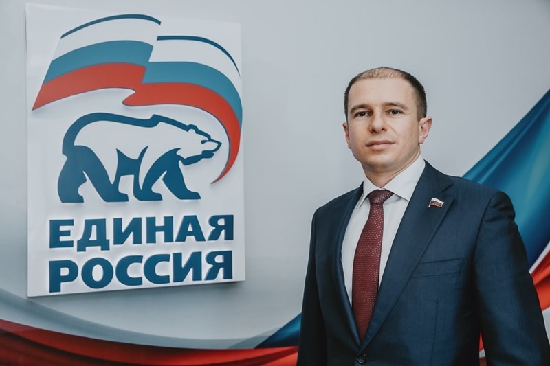 Депутат-единоросс Михаил Романов обратился к ученым Санкт-Петербурга с поздравлением