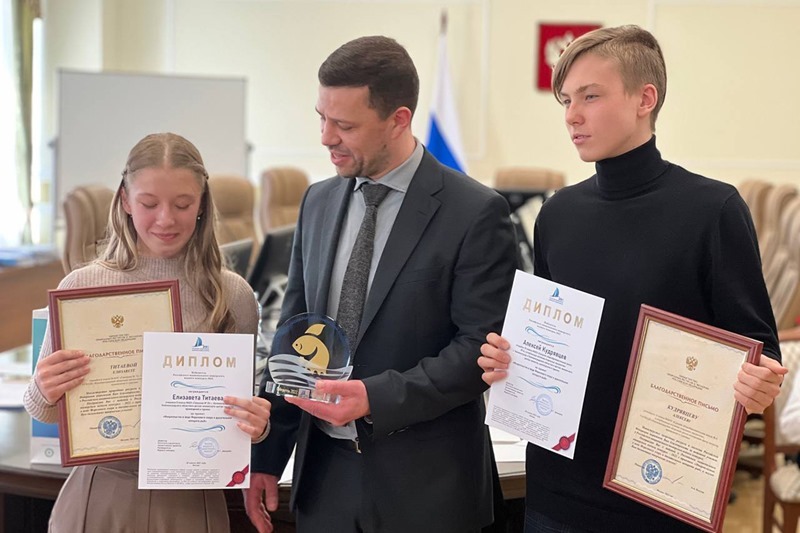 Школьники из Калининграда изучили загрязнение микропластиком Форелевого озера и вошли в число победителей конкурса Минприроды