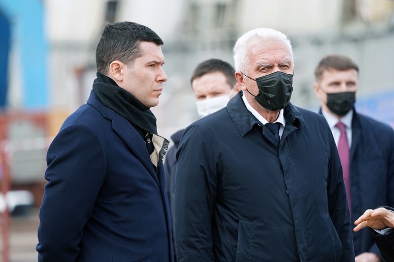 Полпред президента в СФЗО побывал на судостроительном заводе в Калининграде