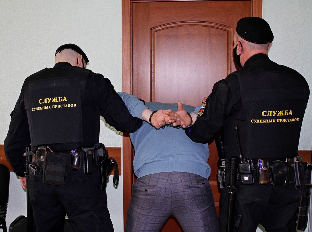 Калининградец отсидит три года за избиение судебного пристава