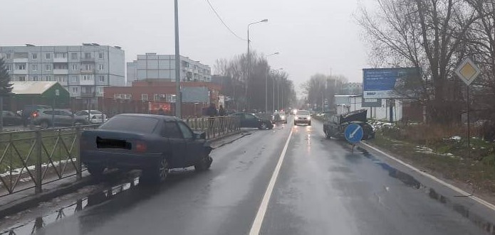 В Советске из-за ошибки водителя на перекрёстке произошло серьёзное ДТП
