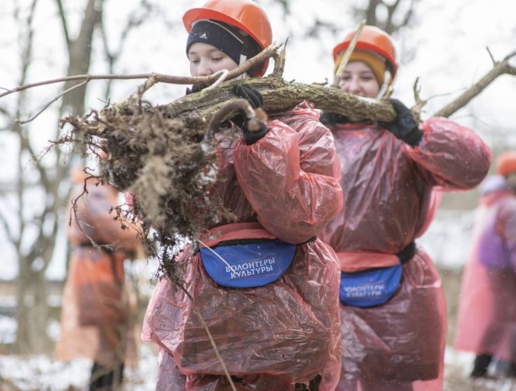 Волонтёры помогли с благоустройством памятника архитектуры под Калининградом — кирхи Пиллупёнена