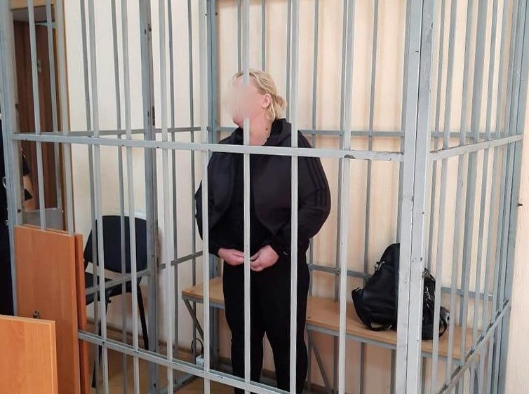 Суд в Калининграде арестовал женщину, зарезавшую отца во время пикника