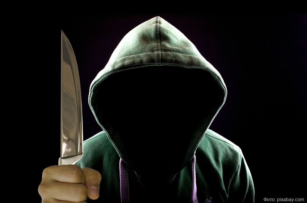 19-летний разбойник из-за 4 тысяч рублей напал на отчима с ножом