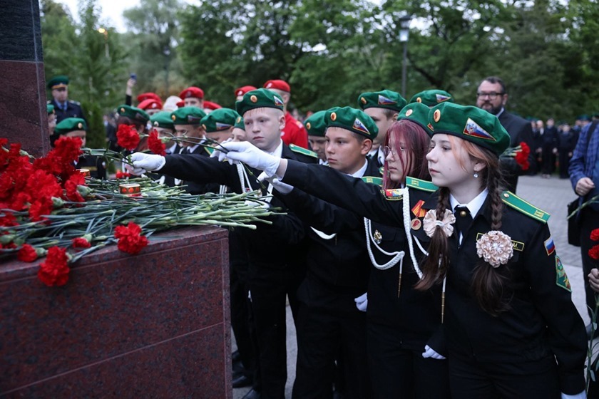 Калининградцы зажгли «Свечи памяти» в День памяти и скорби