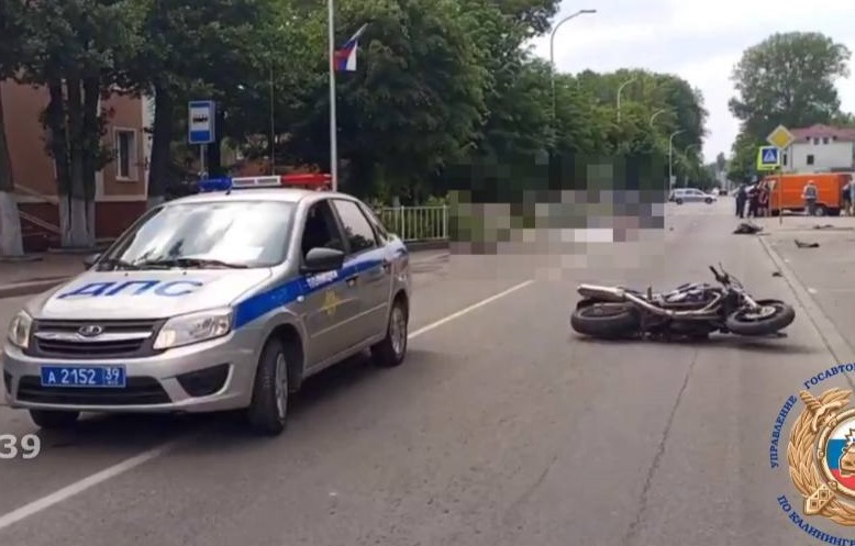 Мотоциклист из Балтийска попал в уголовное дело после смерти пешехода