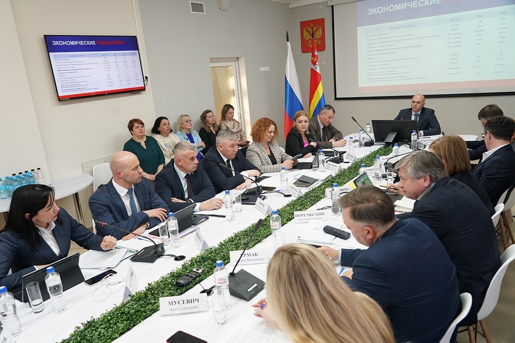 Правительство области рассмотрело вопросы развития Полесского округа