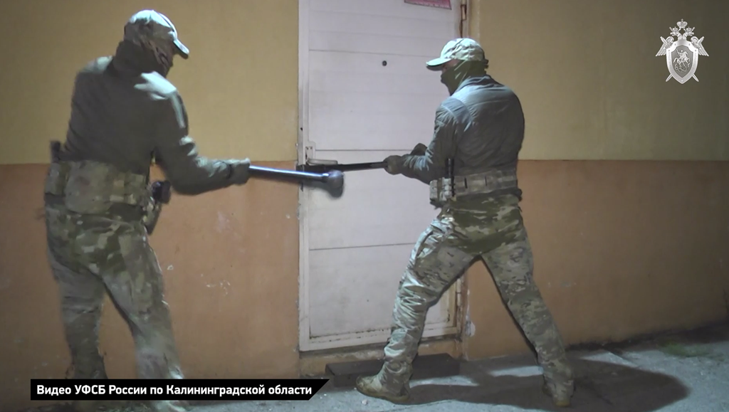 Осуждены кураторы крупного контрабандного канала сигарет в Калининградской области