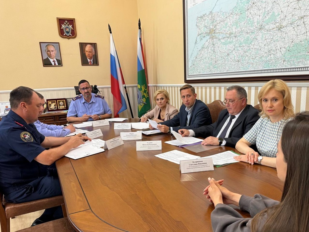 Следователи обсудили защиту прав детей-сирот