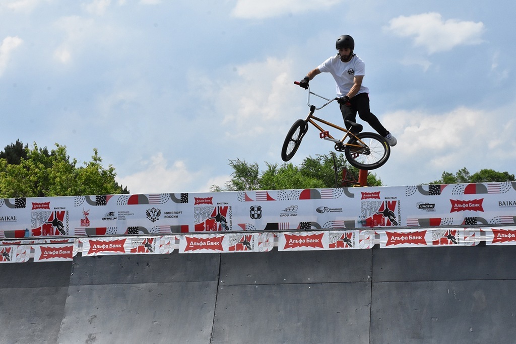Велогонщик из Калининграда стал победителем этапа Кубка России по BMX