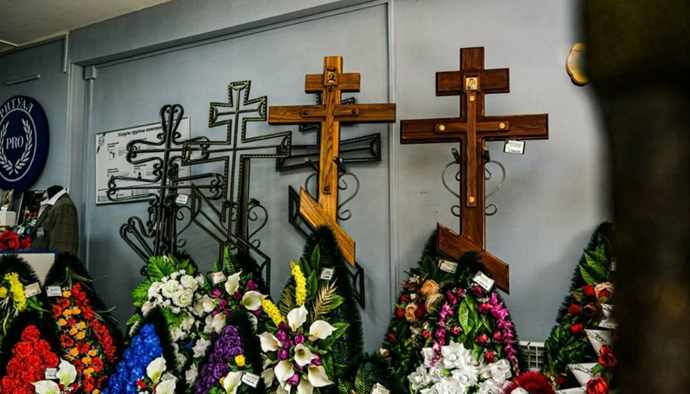 Столики для кладбища - знак памяти и уважения