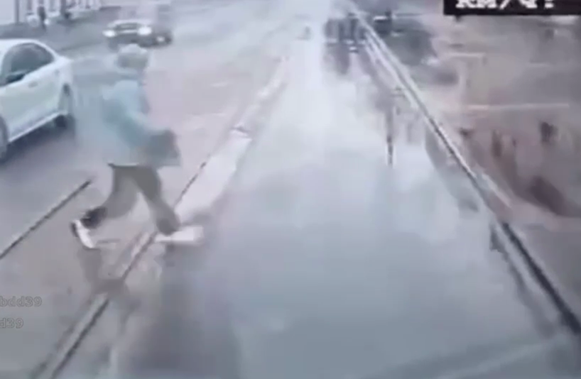 В Калининграде водитель автобуса стал фигурантом уголовного дела после наезда на пенсионерку
