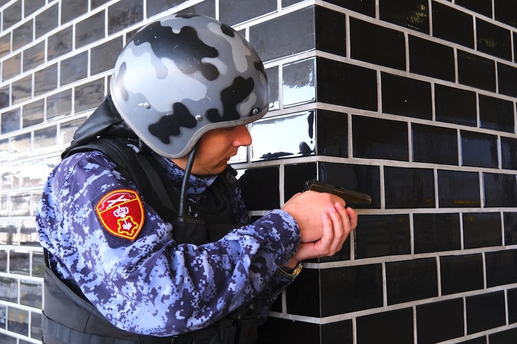 Дебошир в бане и нападение с ножницам: бурные выходные в Калининградской области