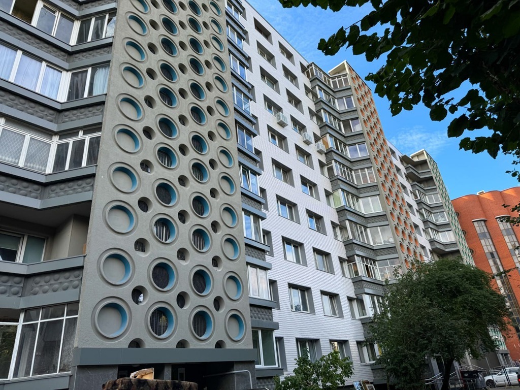 Капремонт преобразил панельный дом на Московском проспекте