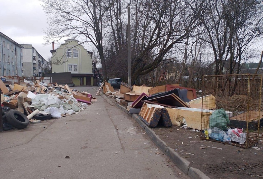 Управляющая компания оштрафована за мусорный бардак на А. Невского Управляющая компания оштрафована за мусорный бардак на А. Невского