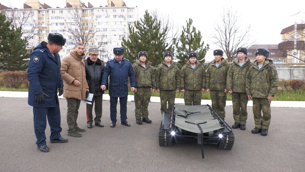 «Веном» для десантников: ставрополец передал армии инновационную платформу для спасения раненых