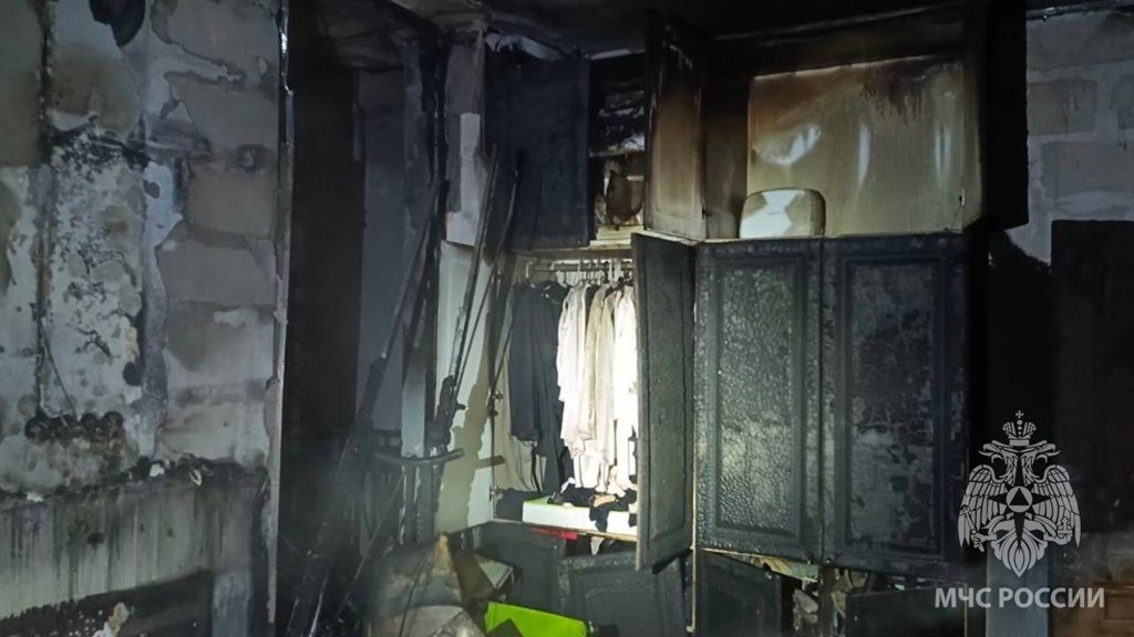 Пожар в Калининграде: 2 спасены, 20 эвакуированы