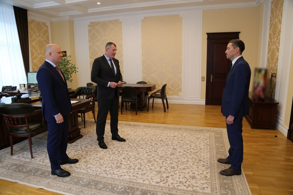 В Калининградском областном суде вручили удостоверение новому федеральному судье