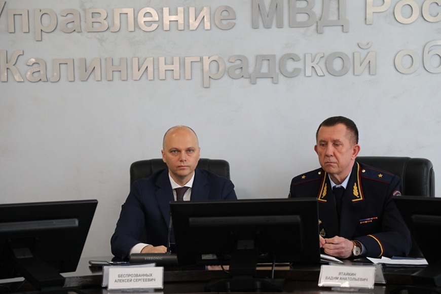 Алексей Беспрозванных и Вадим Ятайкин. Фото: УМВД по Калининградской области Алексей Беспрозванных и Вадим Ятайкин
