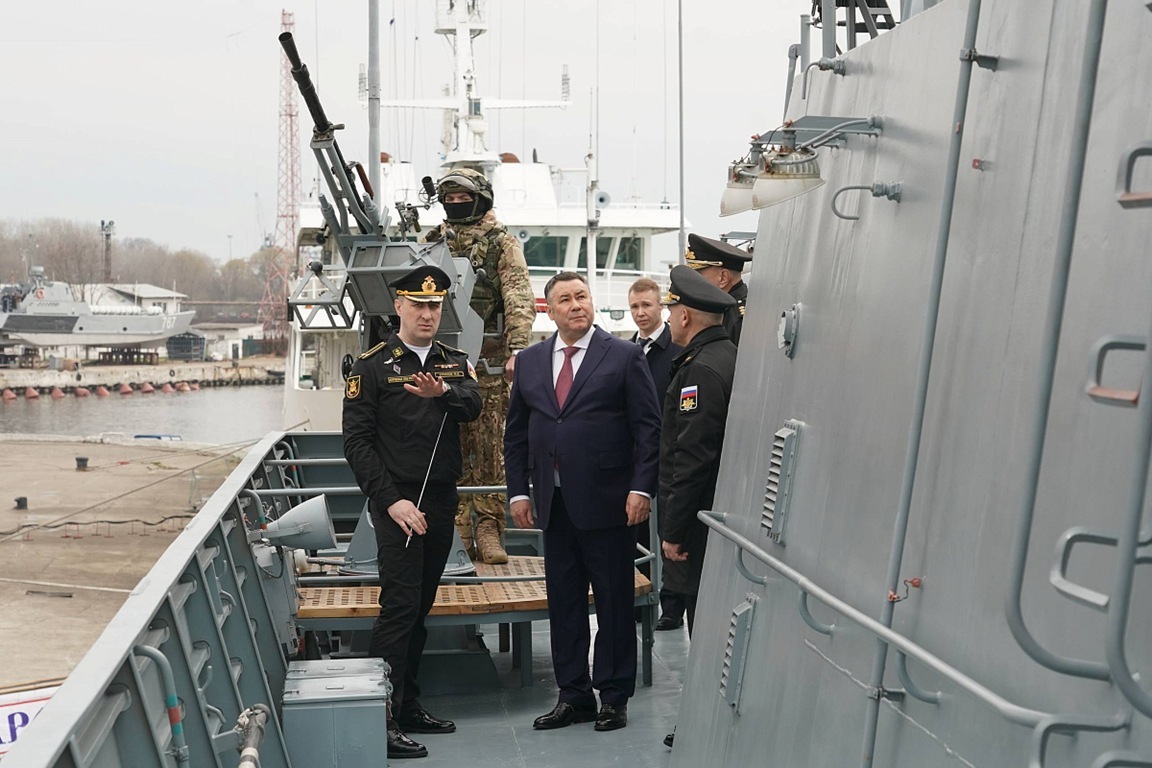 Полпред Руденя посетил Балтийскую военно-морскую базу и ракетный корабль «Наро-Фоминск» Полпред Руденя посетил Балтийскую военно-морскую базу и ракетный корабль «Наро-Фоминск»