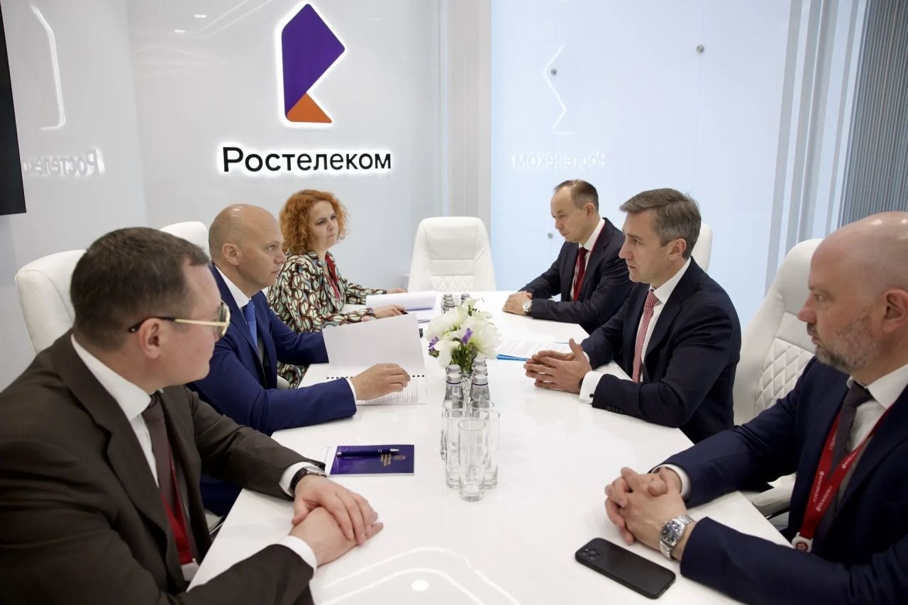 Алексей Беспрозванных и Александр Логинов Алексей Беспрозванных и Александр Логинов